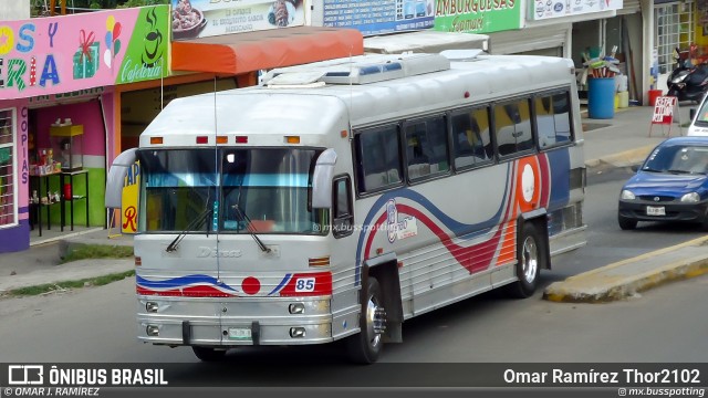 Turismo Tolteca 85 na cidade de Mixquiahuala de Juárez, Hidalgo, México, por Omar Ramírez Thor2102. Número da foto: #13222837.