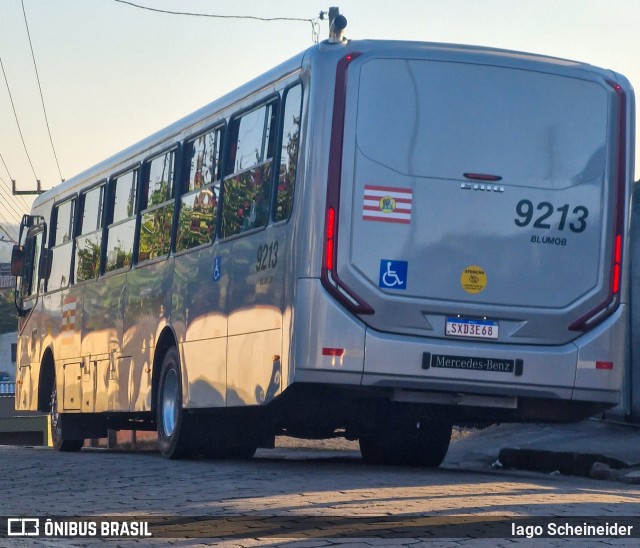 BluMob - Concessionária de Transporte Urbano de Blumenau 9213 na cidade de Blumenau, Santa Catarina, Brasil, por Iago Scheineider. Número da foto: #13222029.