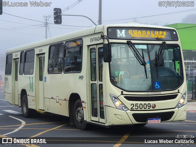 Viação Castelo Branco 25009 na cidade de Curitiba, Paraná, Brasil, por Lucas Weber Calizario. Número da foto: #13221745.
