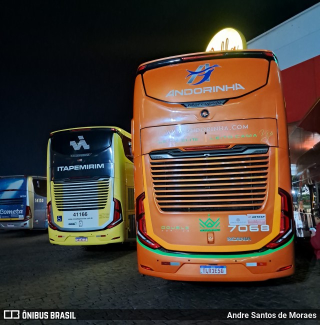 Empresa de Transportes Andorinha 7068 na cidade de Pariquera-Açu, São Paulo, Brasil, por Andre Santos de Moraes. Número da foto: #13222272.