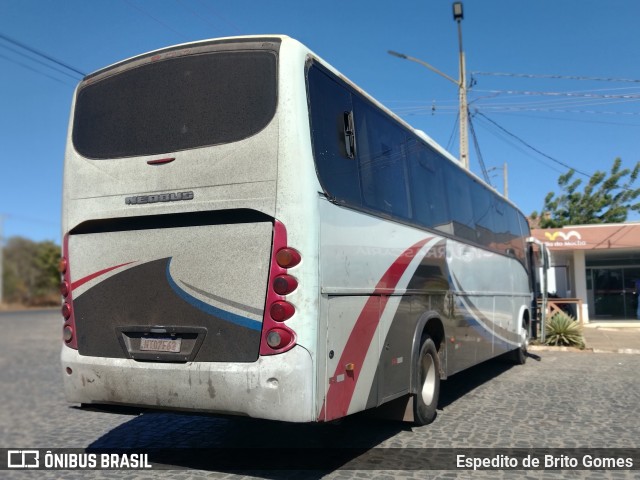 Ônibus Particulares 7562 na cidade de Oeiras, Piauí, Brasil, por Espedito de Brito Gomes. Número da foto: #13223425.
