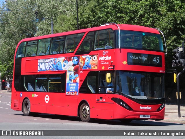 Metroline BDE2625 na cidade de London, Greater London, Inglaterra, por Fábio Takahashi Tanniguchi. Número da foto: #13223238.