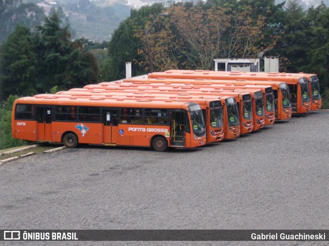 VCG - Viação Campos Gerais 1379 na cidade de Ponta Grossa, Paraná, Brasil, por Gabriel Guachineski. Número da foto: #13223731.