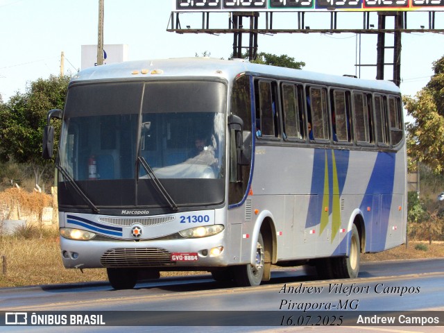 Ônibus Particulares 21300 na cidade de Pirapora, Minas Gerais, Brasil, por Andrew Campos. Número da foto: #13222954.