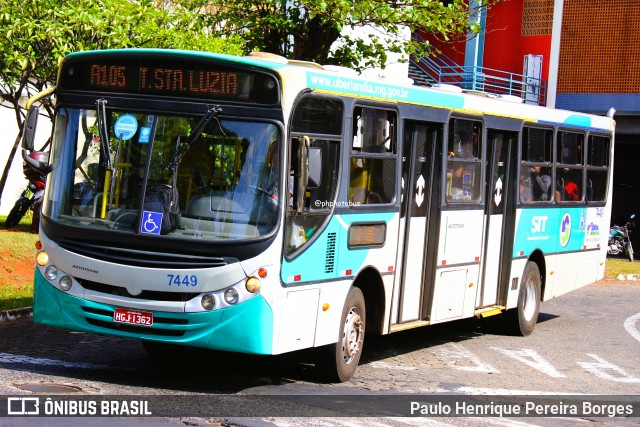 Autotrans Transportes Urbanos e Rodoviários 7449 na cidade de Uberlândia, Minas Gerais, Brasil, por Paulo Henrique Pereira Borges. Número da foto: #13225724.