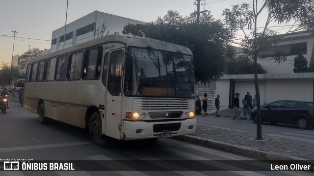 Ônibus Particulares 6I31 na cidade de Toritama, Pernambuco, Brasil, por Leon Oliver. Número da foto: #13224620.