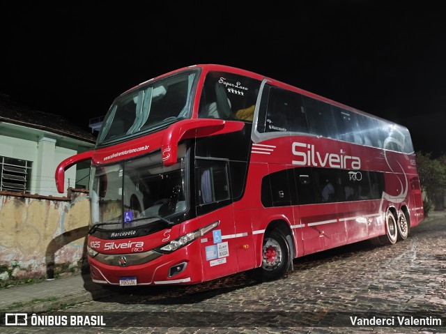 Silveira Rio Turismo 1025 na cidade de São Lourenço, Minas Gerais, Brasil, por Vanderci Valentim. Número da foto: #13228268.