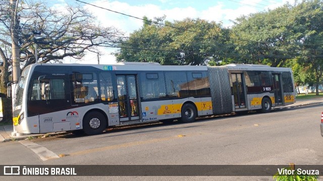 Viação Metrópole Paulista - Zona Leste 3 1825 na cidade de São Paulo, São Paulo, Brasil, por Vitor Souza. Número da foto: #13228018.