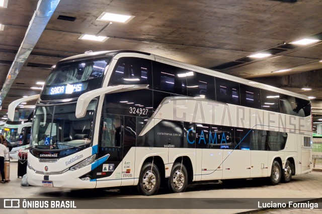 Auto Viação Catarinense 324327 na cidade de Belo Horizonte, Minas Gerais, Brasil, por Luciano Formiga. Número da foto: #13227445.