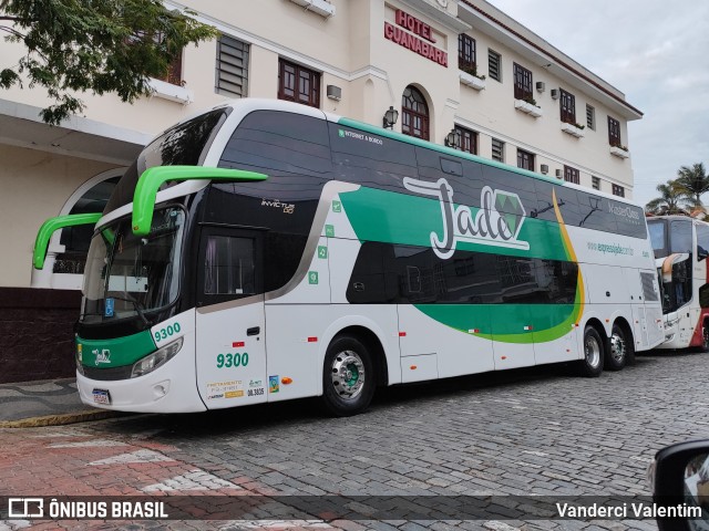 Expresso Jade 9300 na cidade de São Lourenço, Minas Gerais, Brasil, por Vanderci Valentim. Número da foto: #13228258.