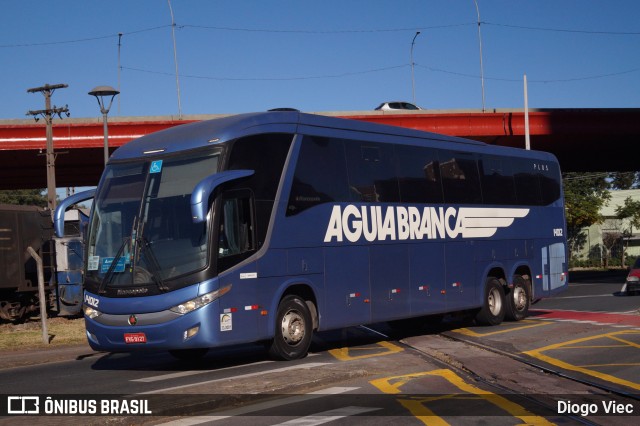 Viação Águia Branca 14012 na cidade de Curitiba, Paraná, Brasil, por Diogo Viec. Número da foto: #13229761.
