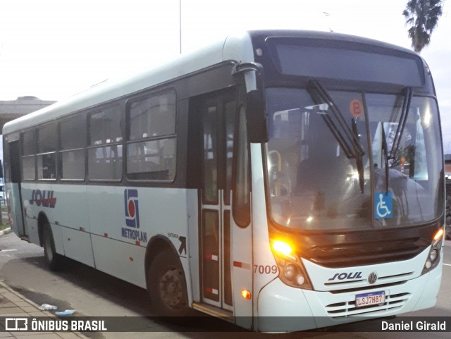 SOUL - Sociedade de Ônibus União Ltda. 7009 na cidade de Porto Alegre, Rio Grande do Sul, Brasil, por Daniel Girald. Número da foto: #13229169.