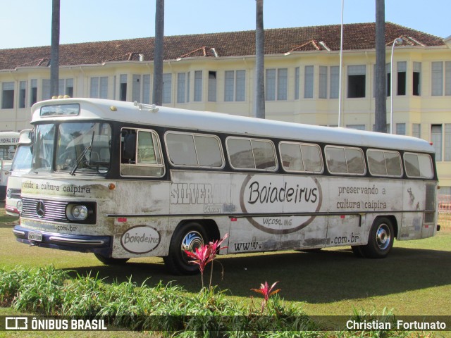 Ônibus Particulares 1362 na cidade de Viçosa, Minas Gerais, Brasil, por Christian  Fortunato. Número da foto: #13231333.