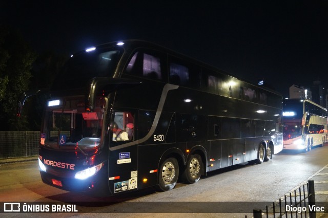 Expresso Nordeste 5420 na cidade de Curitiba, Paraná, Brasil, por Diogo Viec. Número da foto: #13229807.