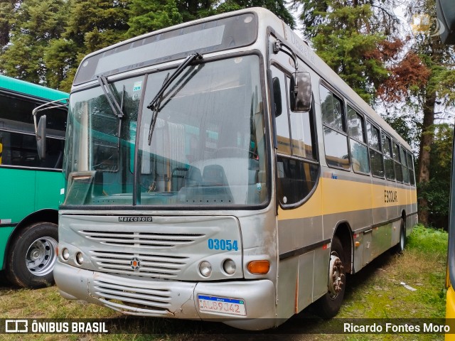 Ônibus Particulares 9J42 na cidade de Curitiba, Paraná, Brasil, por Ricardo Fontes Moro. Número da foto: #13231210.
