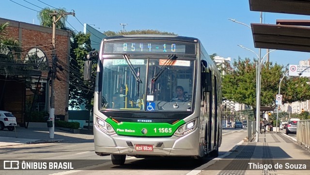 Viação Santa Brígida 1 1565 na cidade de São Paulo, São Paulo, Brasil, por Thiago de Souza. Número da foto: #13228762.