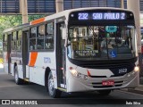Viação Raposo Tavares Cotia 2322 na cidade de Cotia, São Paulo, Brasil, por Ítalo Silva. Número da foto: #:id.