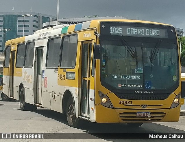 Plataforma Transportes 30921 na cidade de Salvador, Bahia, Brasil, por Matheus Calhau. Número da foto: #13184676.