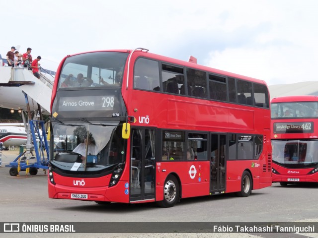 Uno - University Bus 1478 na cidade de Weybridge, Surrey, Inglaterra, por Fábio Takahashi Tanniguchi. Número da foto: #13186050.