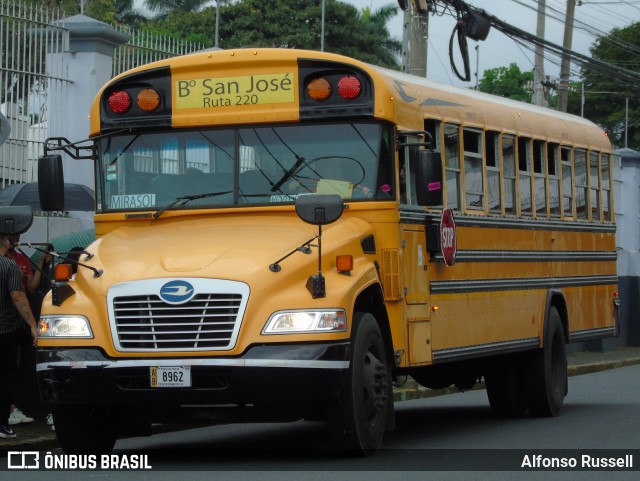 Transportes Filemón Villalobos 00 na cidade de Alajuela, Alajuela, Alajuela, Costa Rica, por Alfonso Russell. Número da foto: #13186607.