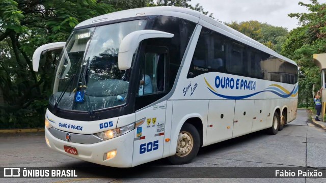 Viação Ouro e Prata 605 na cidade de São Paulo, São Paulo, Brasil, por Fábio Paixão. Número da foto: #13186474.