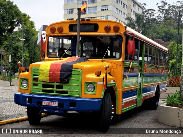 Petro Trem TRENZINHO DE PETRóPOLIS na cidade de Petrópolis, Rio de Janeiro, Brasil, por Bruno Mendonça. Número da foto: #13186894.