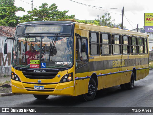Escolares 705 na cidade de Paulista, Pernambuco, Brasil, por Ytalo Alves. Número da foto: #13184368.