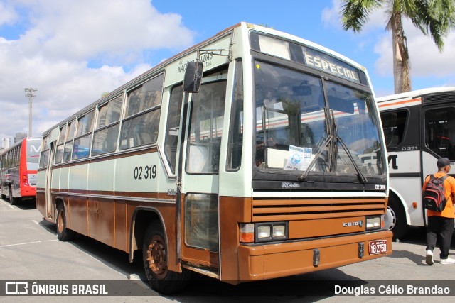 Associação de Preservação de Ônibus Clássicos 02 319 na cidade de Barueri, São Paulo, Brasil, por Douglas Célio Brandao. Número da foto: #13234841.