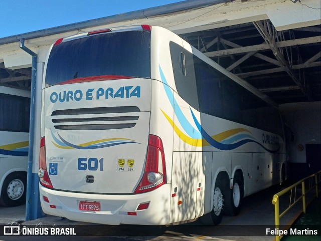 Viação Ouro e Prata 601 na cidade de Santana do Livramento, Rio Grande do Sul, Brasil, por Felipe Martins. Número da foto: #13233499.