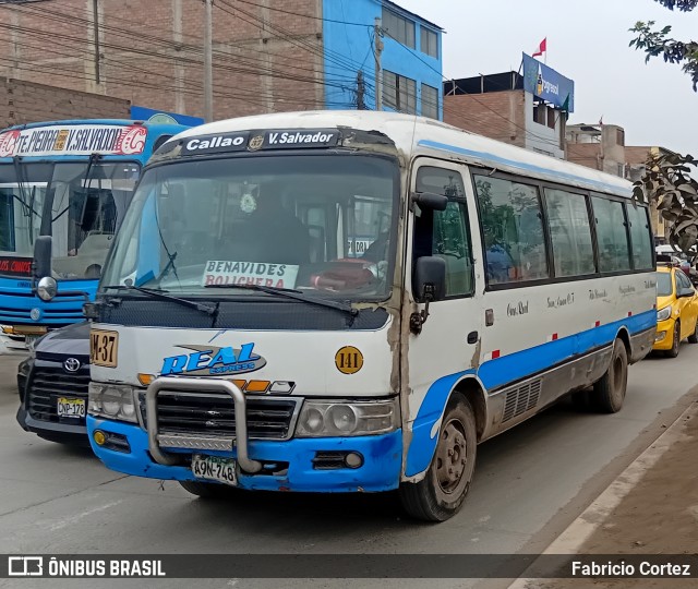 Real Express 141 na cidade de Villa El Salvador, Lima, Lima Metropolitana, Peru, por Fabricio Cortez. Número da foto: #13232761.