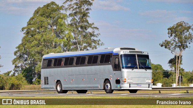 Ônibus Particulares 2020 na cidade de Águas de Santa Bárbara, São Paulo, Brasil, por Francisco Ivano. Número da foto: #13232601.