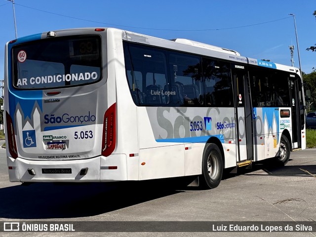 Viação Galo Branco 5.053 na cidade de São Gonçalo, Rio de Janeiro, Brasil, por Luiz Eduardo Lopes da Silva. Número da foto: #13231995.