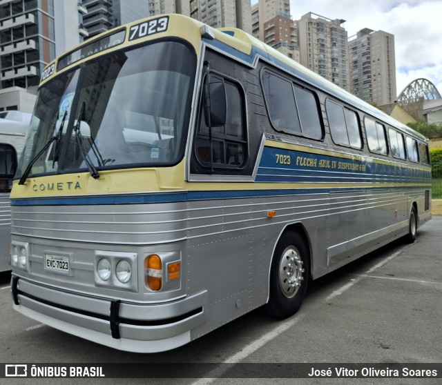 Ônibus Particulares 7023 na cidade de Barueri, São Paulo, Brasil, por José Vitor Oliveira Soares. Número da foto: #13232672.