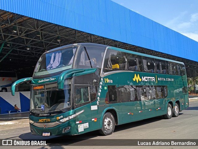 Viação Motta 19010 na cidade de Bauru, São Paulo, Brasil, por Lucas Adriano Bernardino. Número da foto: #13233462.