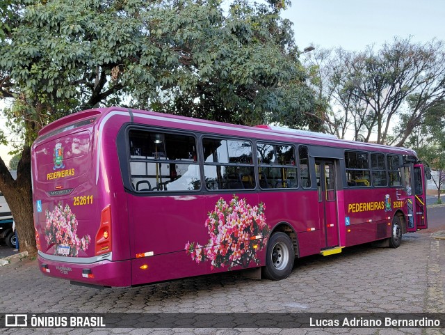 Futura Transportes - Pederneiras 252611 na cidade de Pederneiras, São Paulo, Brasil, por Lucas Adriano Bernardino. Número da foto: #13232376.