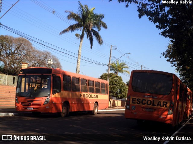 Escolares 1159 na cidade de Congonhinhas, Paraná, Brasil, por Weslley Kelvin Batista. Número da foto: #13232747.