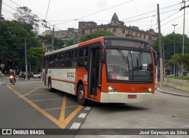 Viação Gato Preto 8 2208 na cidade de São Paulo, São Paulo, Brasil, por José Geyvson da Silva. Número da foto: #13233407.