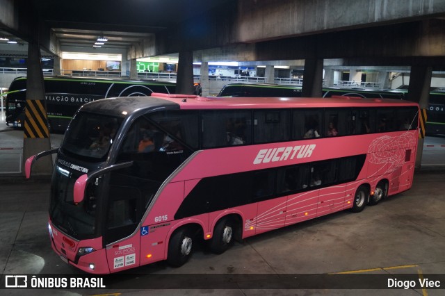 Eucatur - Empresa União Cascavel de Transportes e Turismo 6015 na cidade de Curitiba, Paraná, Brasil, por Diogo Viec. Número da foto: #13232572.
