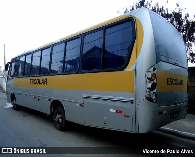 Escolares 3665 na cidade de Conceição do Mato Dentro, Minas Gerais, Brasil, por Vicente de Paulo Alves. Número da foto: #13231809.