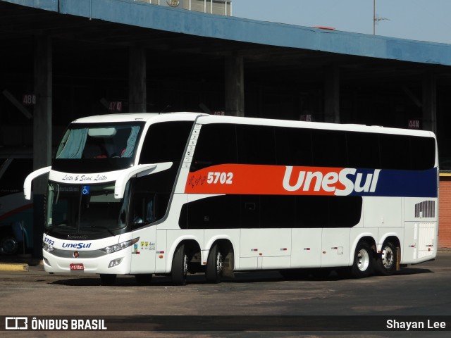 Unesul de Transportes 5702 na cidade de Porto Alegre, Rio Grande do Sul, Brasil, por Shayan Lee. Número da foto: #13233866.