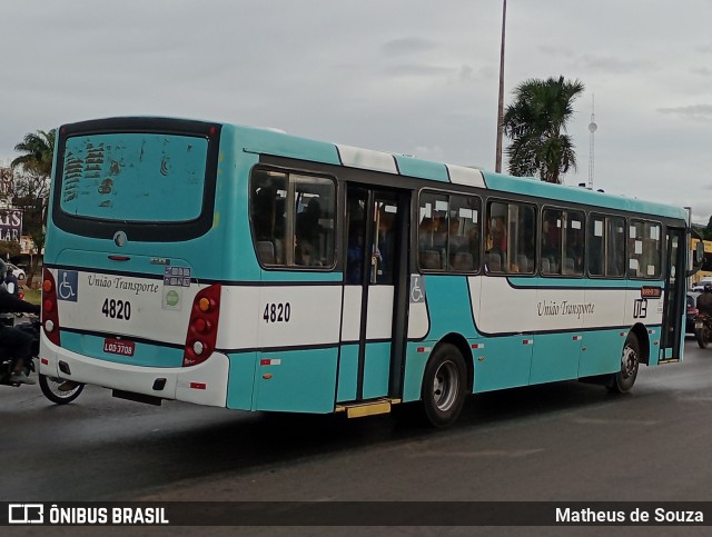 UTB - União Transporte Brasília 4820 na cidade de Valparaíso de Goiás, Goiás, Brasil, por Matheus de Souza. Número da foto: #13232638.