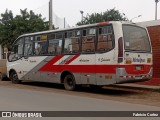 Holding Express 106 na cidade de Lurin, Lima, Lima Metropolitana, Peru, por Fabricio Cortez. Número da foto: #13234737.
