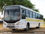 Ônibus Particulares 7944 na cidade de Icapuí, Ceará, Brasil, por Saulo do Nascimento. Número da foto: #:id.