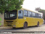 Ônibus Particulares 8854 na cidade de Icapuí, Ceará, Brasil, por Saulo do Nascimento. Número da foto: #:id.