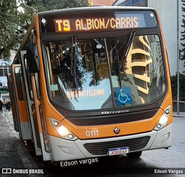 Companhia Carris Porto-Alegrense 0111 na cidade de Porto Alegre, Rio Grande do Sul, Brasil, por Edson Vargas. Número da foto: #13235339.