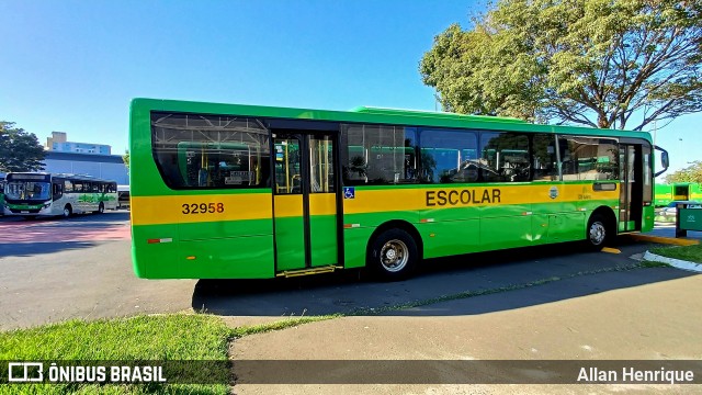 Transportes Capellini 32958 na cidade de Paulínia, São Paulo, Brasil, por Allan Henrique. Número da foto: #13235310.