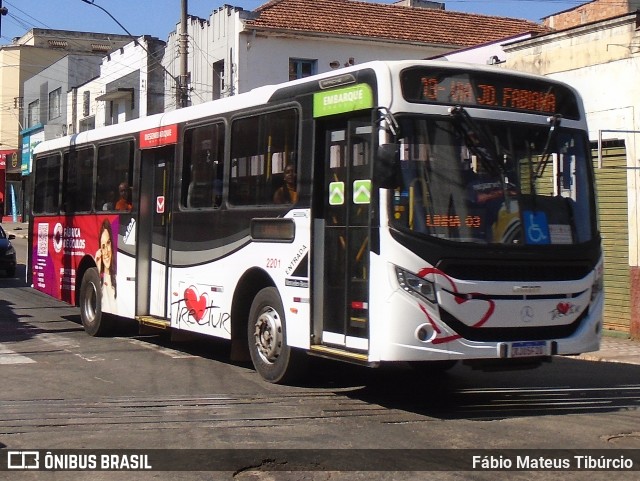 Trectur 2201 na cidade de Três Corações, Minas Gerais, Brasil, por Fábio Mateus Tibúrcio. Número da foto: #13239166.