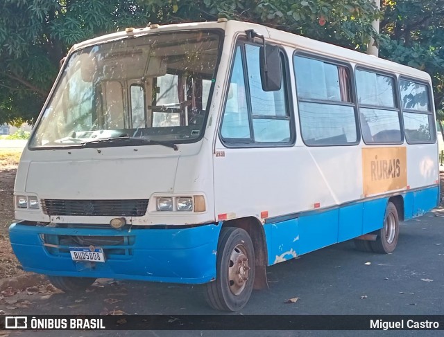 Transporte Rural 2131 na cidade de Severínia, São Paulo, Brasil, por Miguel Castro. Número da foto: #13238005.