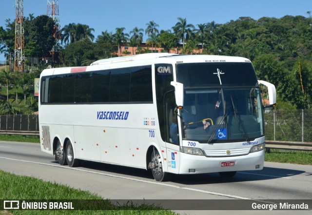 Ônibus Particulares 700 na cidade de Santa Isabel, São Paulo, Brasil, por George Miranda. Número da foto: #13239802.