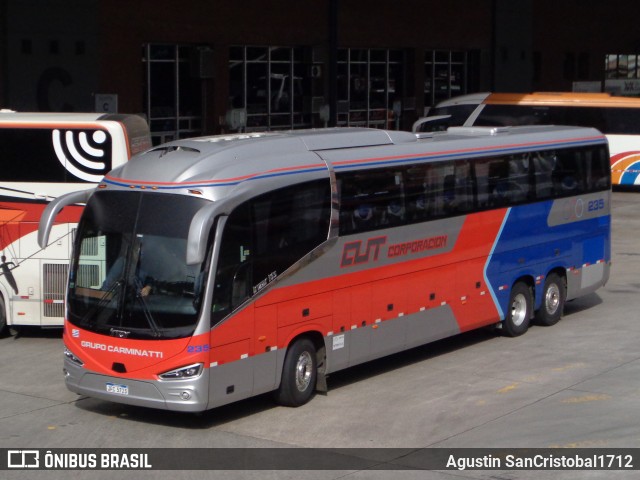 CUT 235 na cidade de Montevideo, Montevideo, Uruguai, por Agustin SanCristobal1712. Número da foto: #13238851.